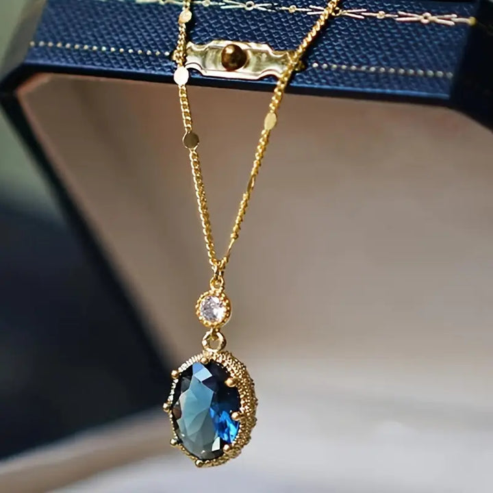 Thessia Lunebray Arany Nyaklánc