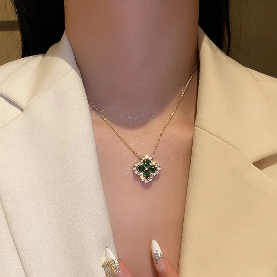 Zöld Smaragdos Csillogó Fű emelvény Aranyban