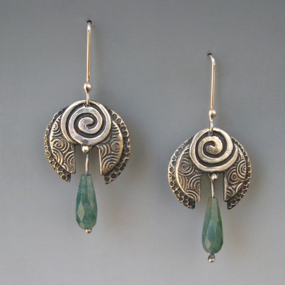 Vintage Fülbevalók Zöld Kövekkel